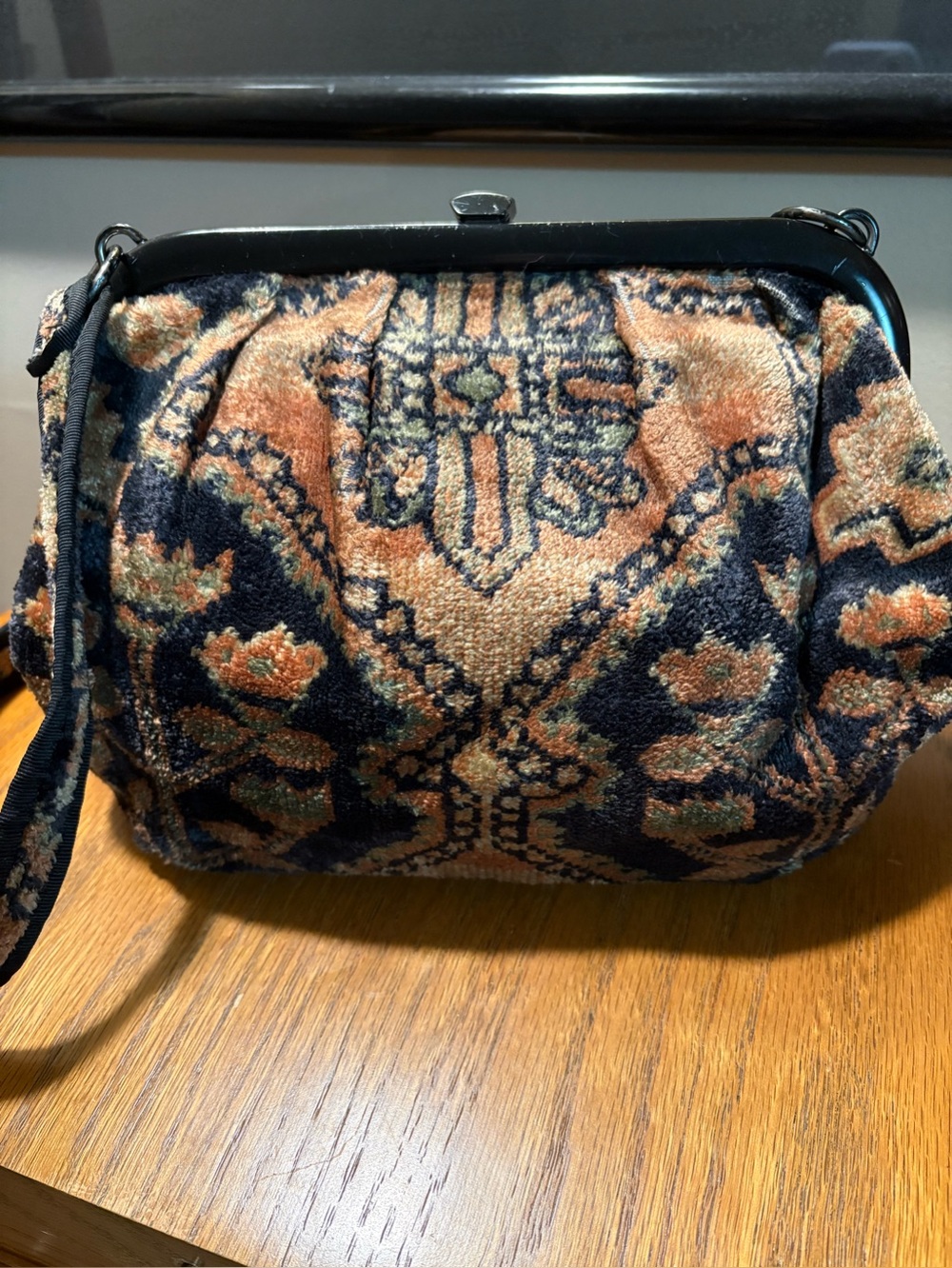 Vintage Original CARPET BAGS of Suffolk Tapestry 
Purse Shoulder Bag 
England
